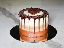 Load image into Gallery viewer, Chocolate vanilla cake