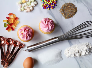 cupcake baking and decorating kit