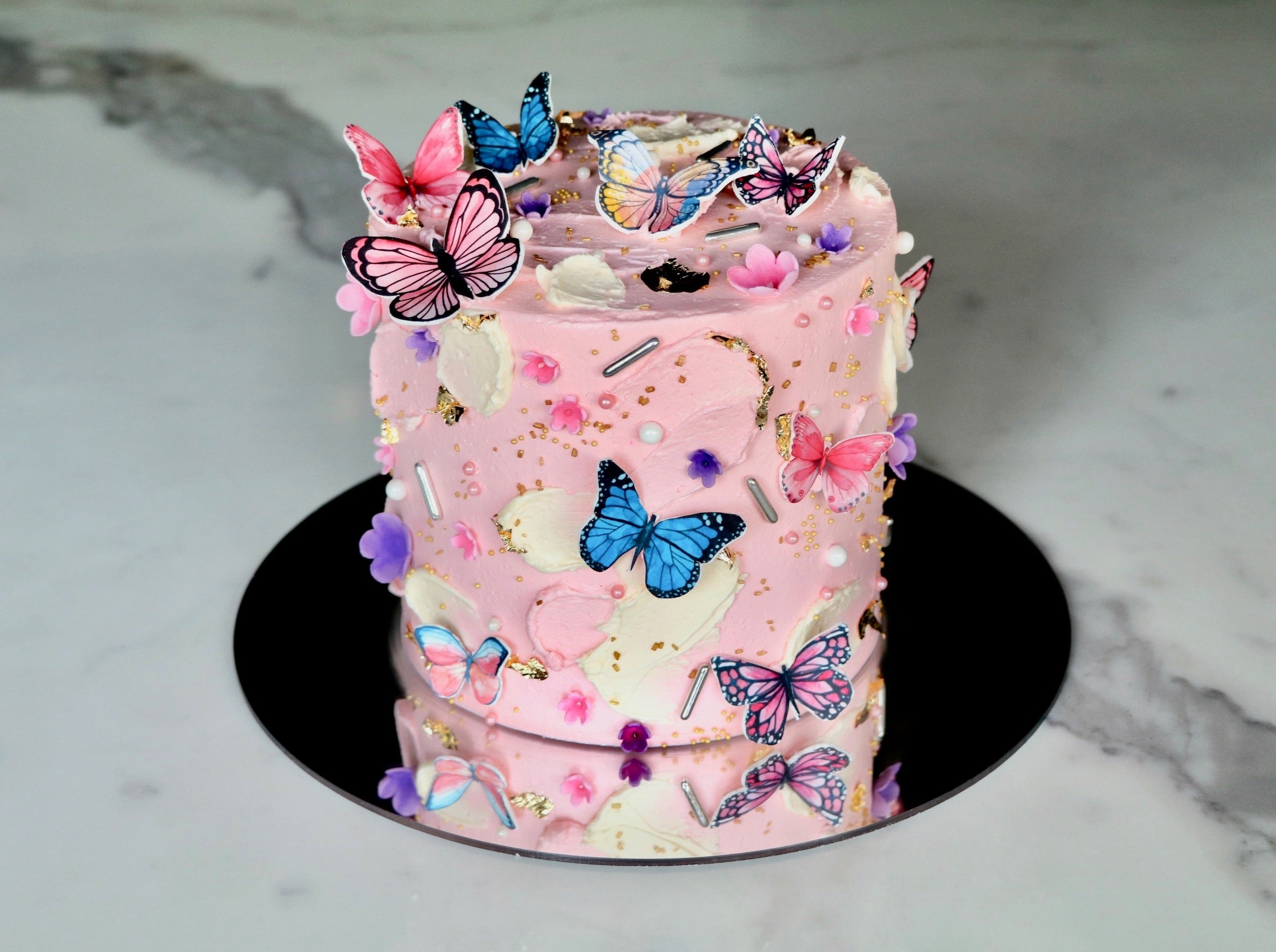 Signature Cakes – Sweet Creations